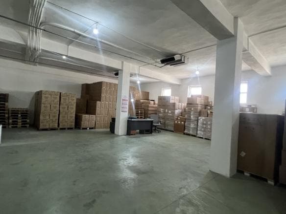 MAGAZINË 400 m² ME QIRA – FERRAJ, KOMUNA DAJT
