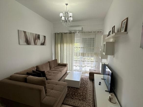 APARTAMENT 2+1 PER QIRA PRANE SHESHIT SHQIPONJA!